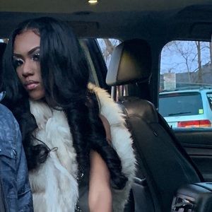 Meet your Posher, Desiree